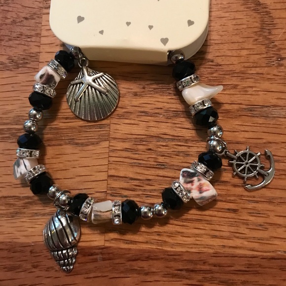 🏝NWT Summer Stretchy Seashell Bracelet (Black)🏝 - Picture 5 of 13